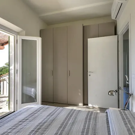 Trilocale Giglio - Vista Sul Mare E Sui Tramonti Apartmán *